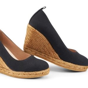 Viscata Marquesa black canvas wedge pumps